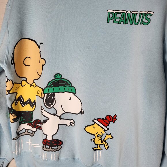 PEANUTS Snoopy Sweatshirt Winter Ice Skating. - Picture 4 of 6